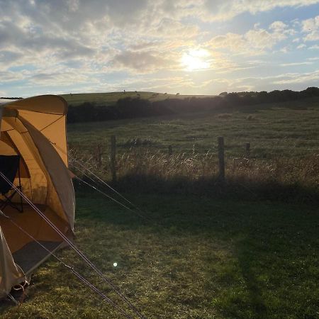 Impeccable 1-Bed Bell Tent Near Holyhead Villa Exterior foto