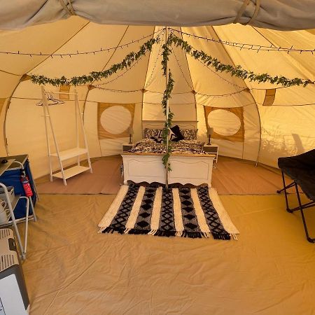 Impeccable 1-Bed Bell Tent Near Holyhead Villa Exterior foto